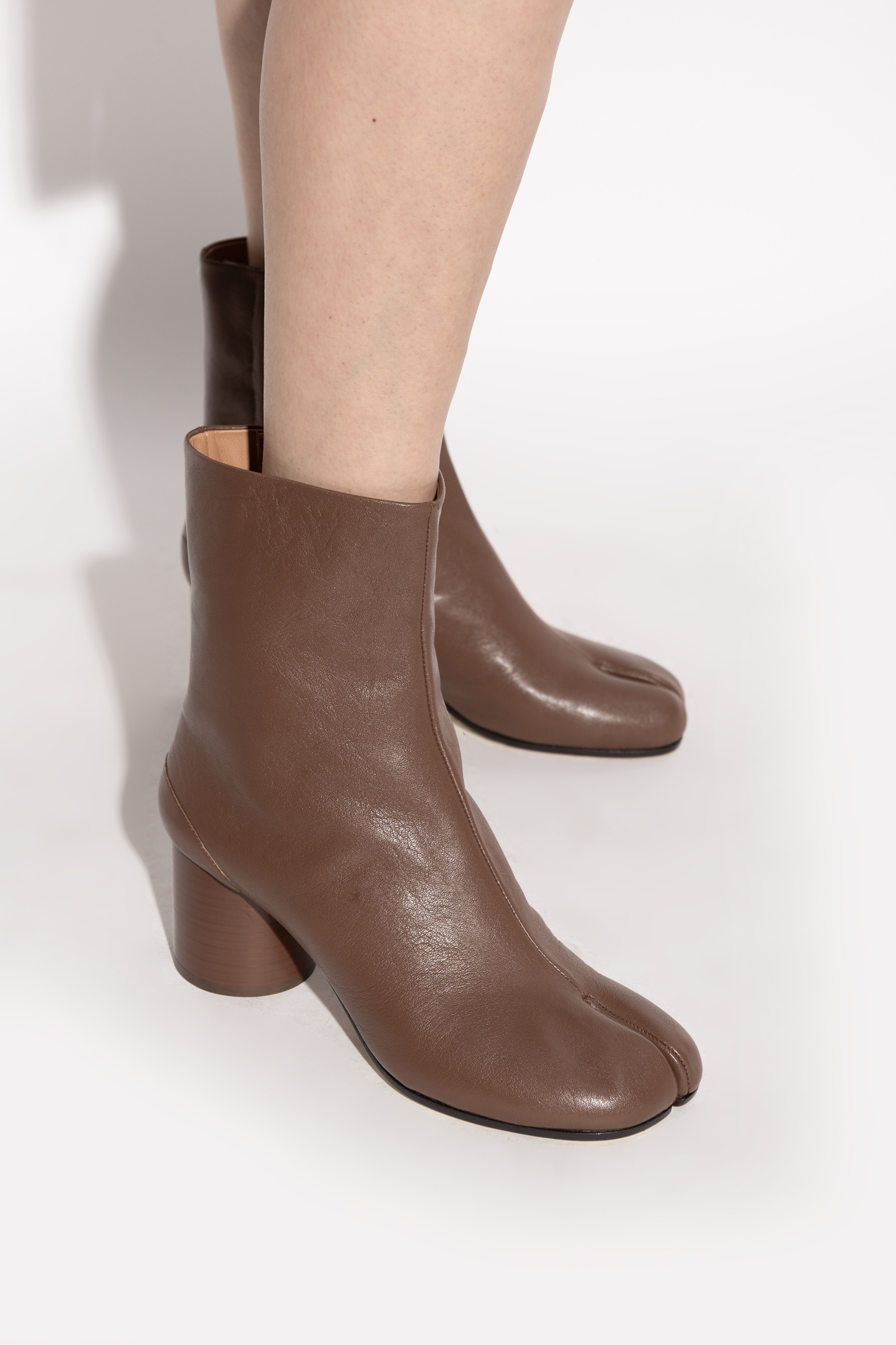 ショートブーツ・ブーティ Maison Margiela S58WU0260P3753 Ankle Boots Brown Maison Margiela S58WU0260P3753 tabi boots - Wendela van Dijk